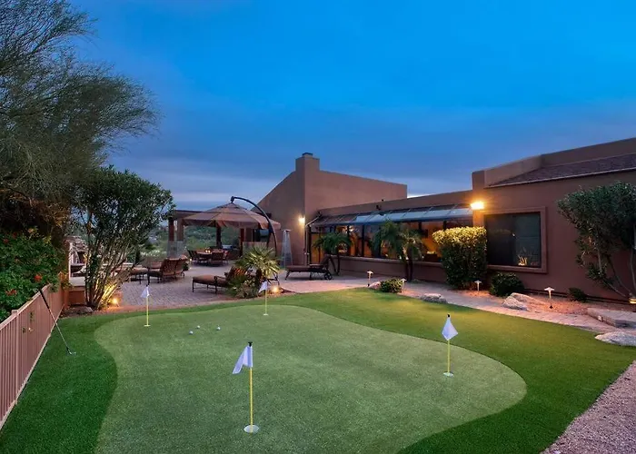 The Refuge Secluded Getaway Pool & Holiday home Fountain Hills