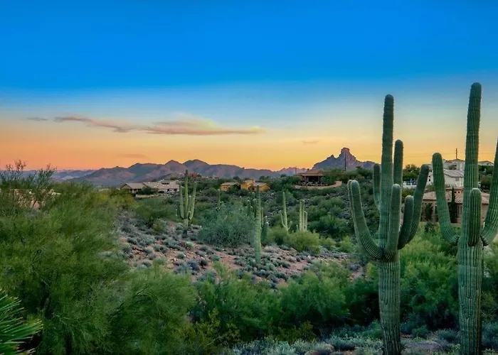 The Refuge Secluded Getaway Pool & Holiday home Fountain Hills