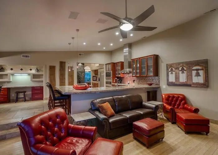 The Refuge Secluded Getaway Pool & Holiday home Fountain Hills