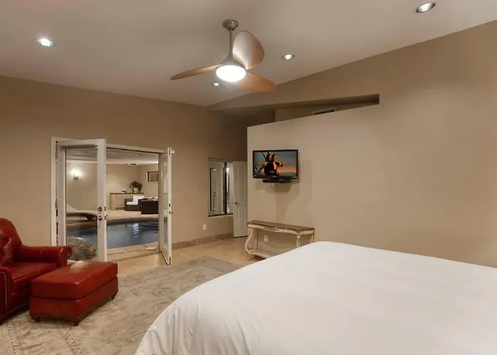 The Refuge Secluded Getaway Pool & Holiday home *