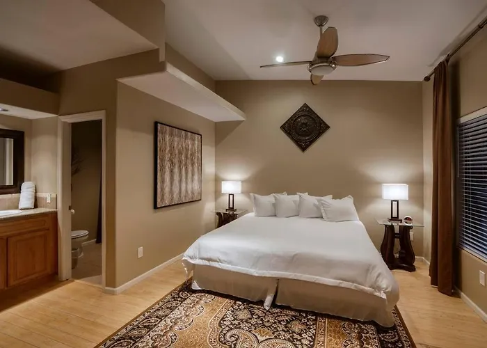 Holiday home The Refuge Secluded Getaway Pool & Fountain Hills