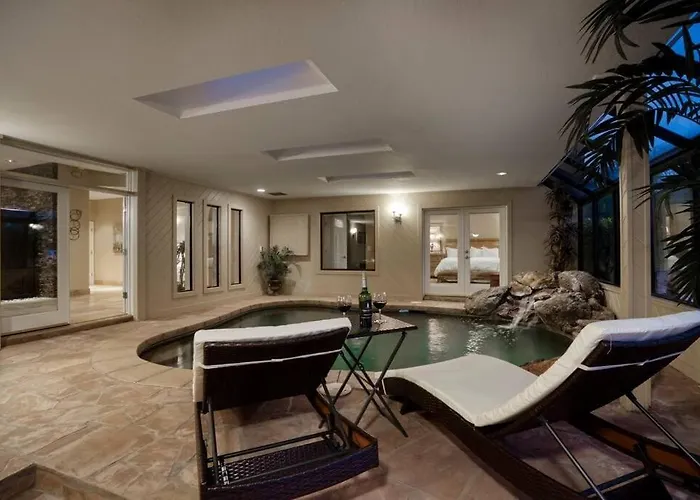 Holiday home The Refuge Secluded Getaway Pool &